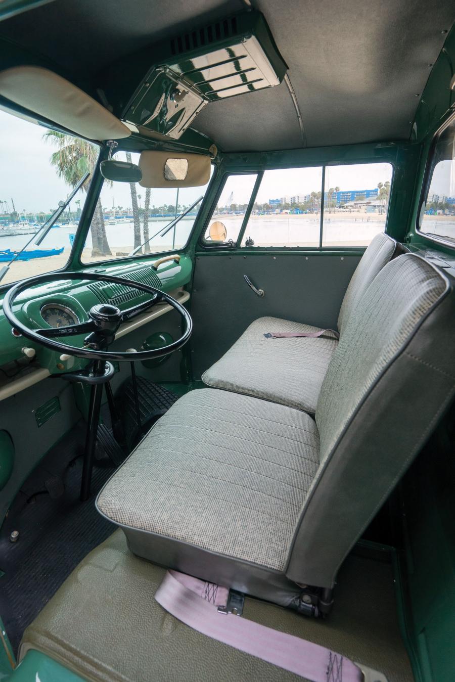 Интерьер Volkswagen Typ 2 Pritschenwagen (T1) 1962 года  (фото 9 из 15)